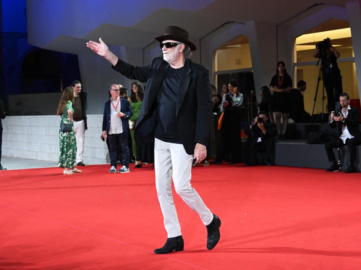 De Gregori – star alla Mostra del Cinema di Venezia – in calo i ricavi delle sue aziende. Mentre Piero Pelù e Nino D’Angelo… De Gregori – star alla Mostra del Cinema di Venezia – in calo i ricavi delle sue aziende. Mentre Piero Pelù e Nino D’Angelo…