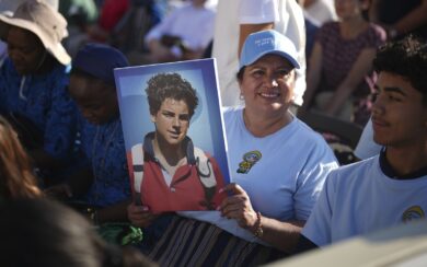 Milano, inaugurato l’Istituto Tecnico “Carlo Acutis”. Valditara: “Un modello positivo per i giovani”