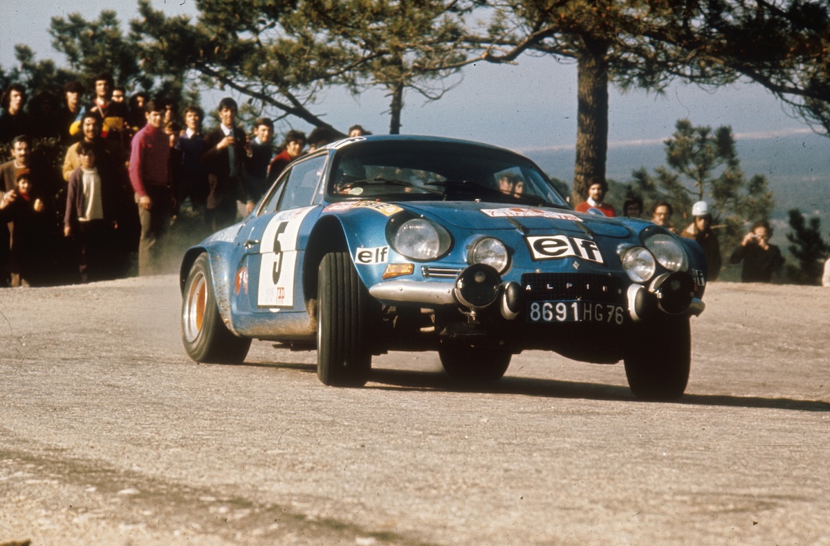 Alpine e le donne in gara: storia e futuro al Goodwood Revival Alpine e le donne in gara: storia e futuro al Goodwood Revival