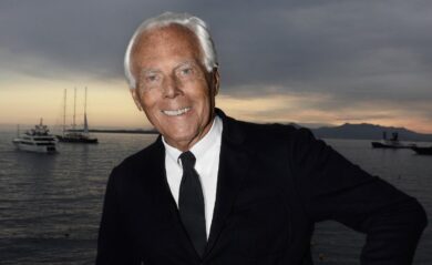 Giorgio Armani, addio da re: oltre 16mila persone alla camera ardente. Superato anche Pippo Baudo