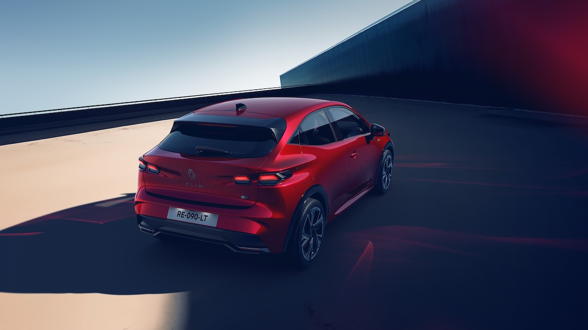 IAA 2025: Renault svela la Clio, rivoluzione ibrida da 160 cv