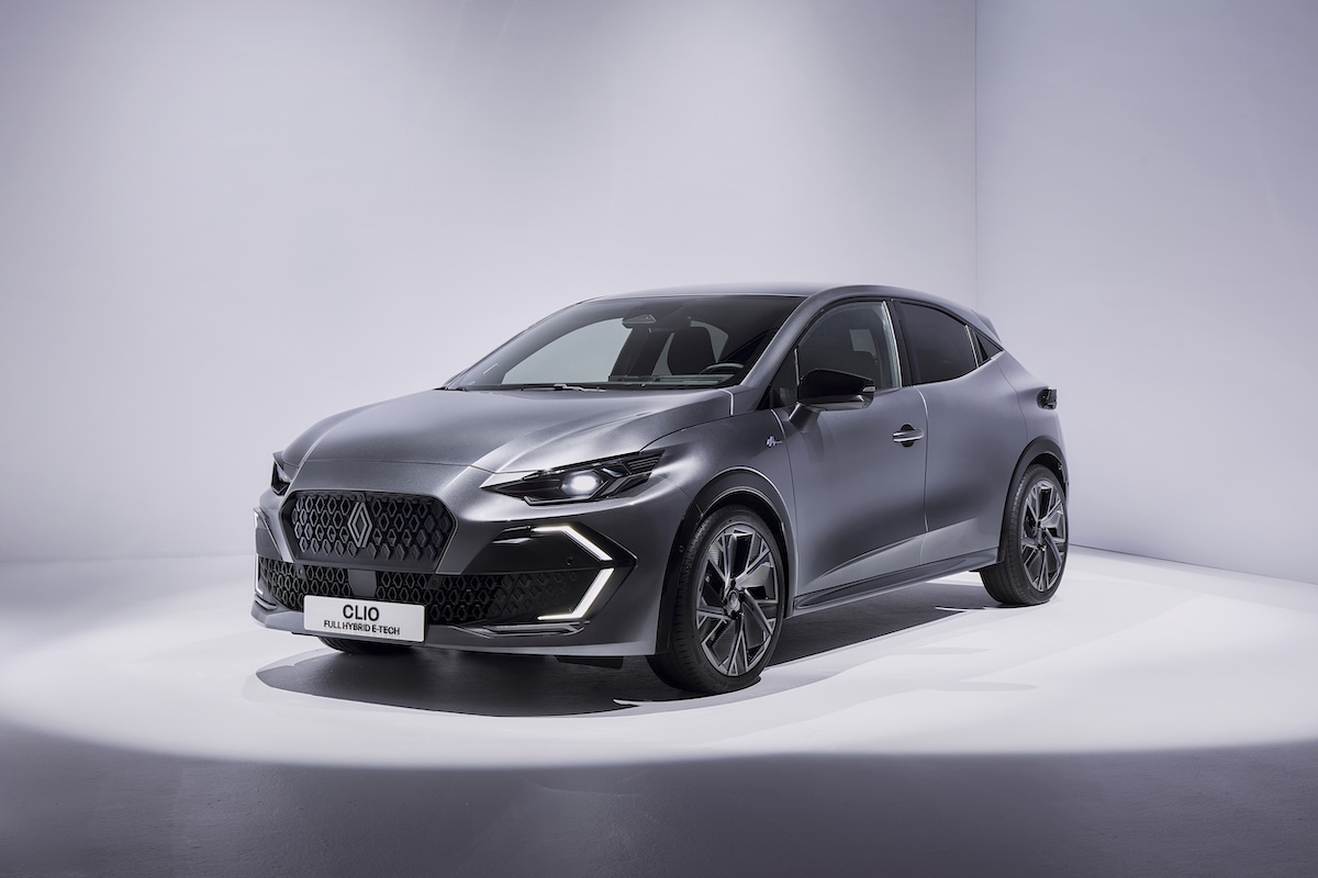 IAA 2025: Renault svela la Clio, rivoluzione ibrida da 160 cv