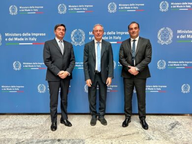 Auto e industria: accordo tra il ministro Urso e Antonio Filosa