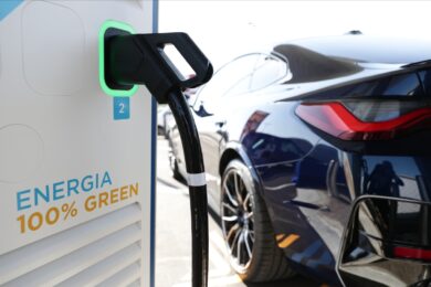 Incentivi auto, bonus in arrivo per chi compra macchine elettriche: sconti fino a 20mila euro