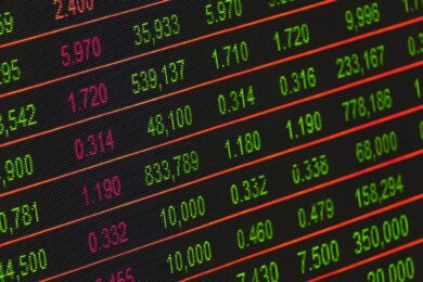 Borsa, Europa mista e incerta nonostante il caos Francia. Milano positiva: sprint di Mps e Mediobanca