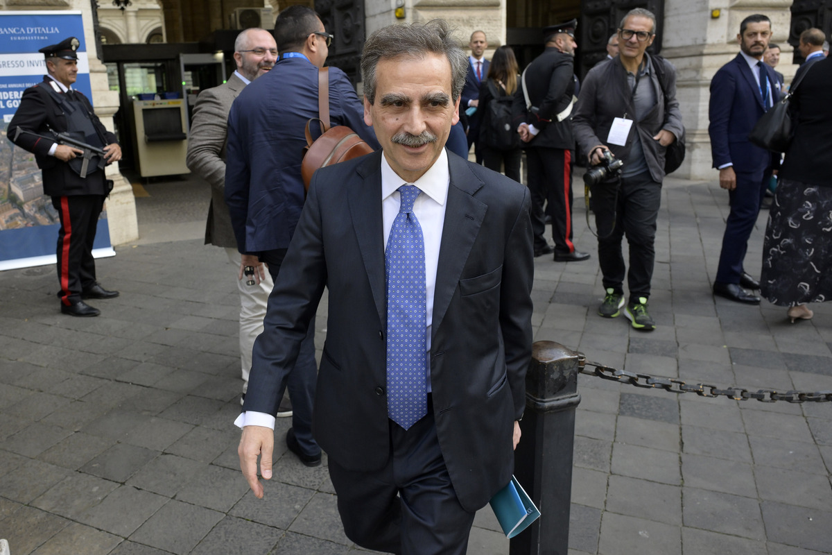 Mps conquista Mediobanca, la scalata vincente di Lovaglio: l’Ad che ha agito contro tutti Mps conquista Mediobanca, la scalata vincente di Lovaglio: l’Ad che ha agito contro tutti