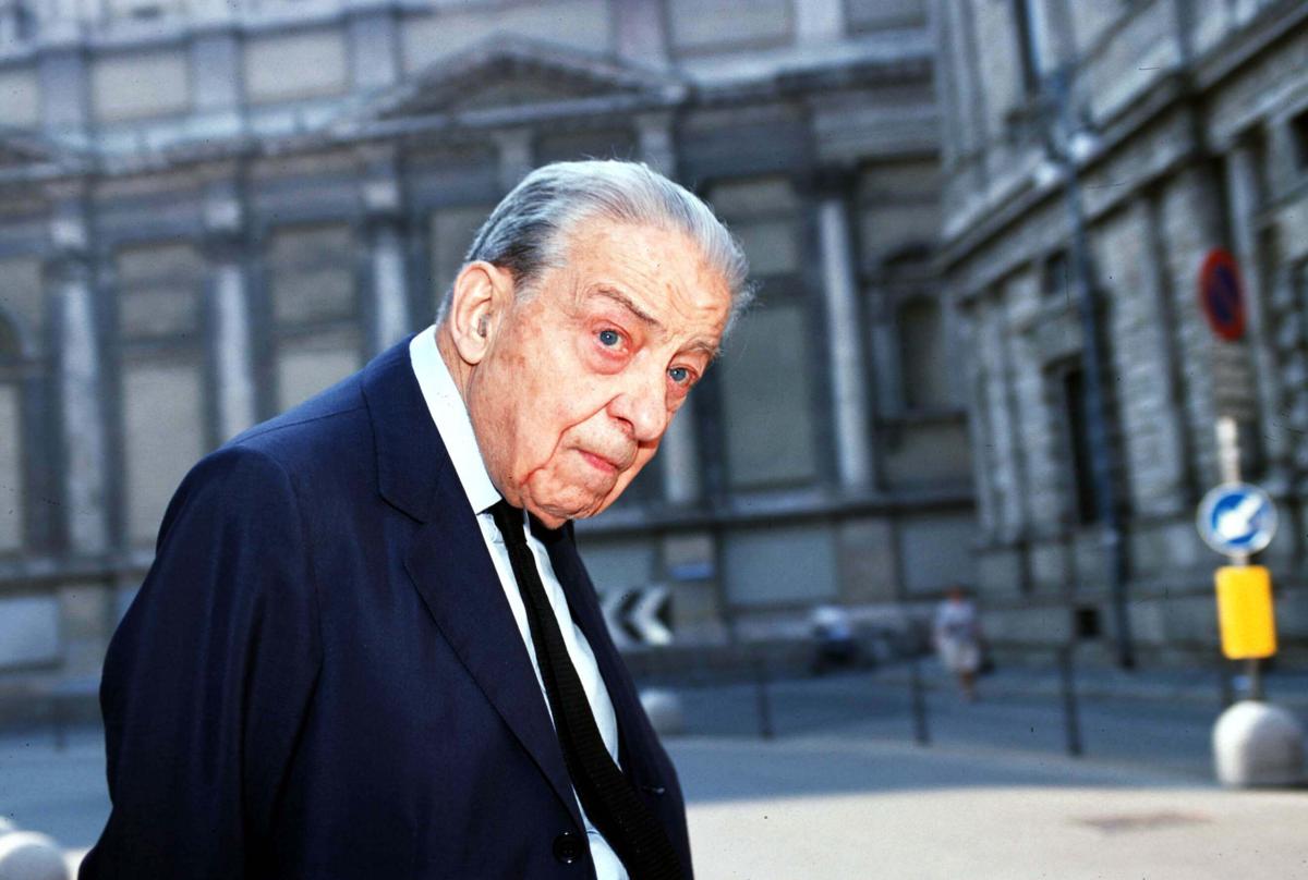 Mps conquista Mediobanca, ma che cosa avrebbe detto Enrico Cuccia? Il ritratto del “banchiere dei banchieri”