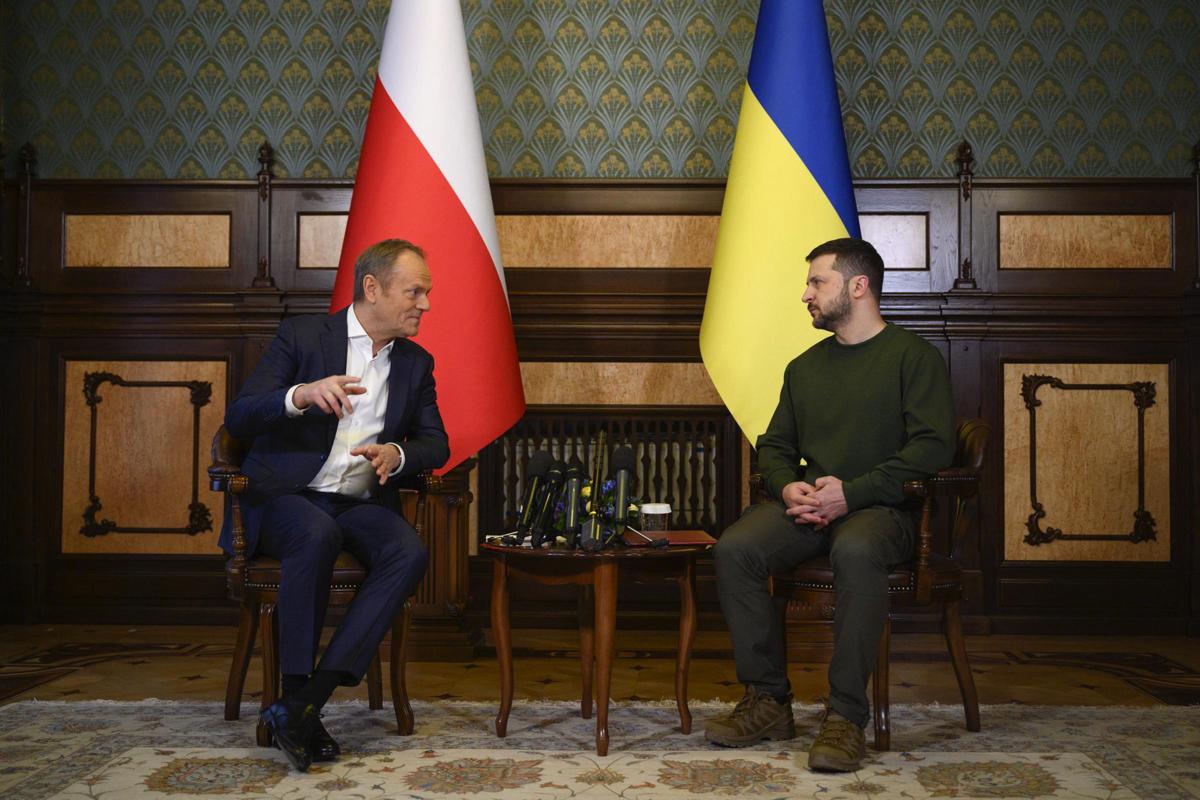Ucraina, tensione alle stelle. Tusk: “Droni russi sulla Polonia: invochiamo l’articolo 4 della Nato. Mai così vicini a un conflitto dalla Seconda Guerra mondiale” Ucraina, tensione alle stelle. Tusk: “Droni russi sulla Polonia: invochiamo l’articolo 4 della Nato. Mai così vicini a un conflitto dalla Seconda Guerra mondiale”