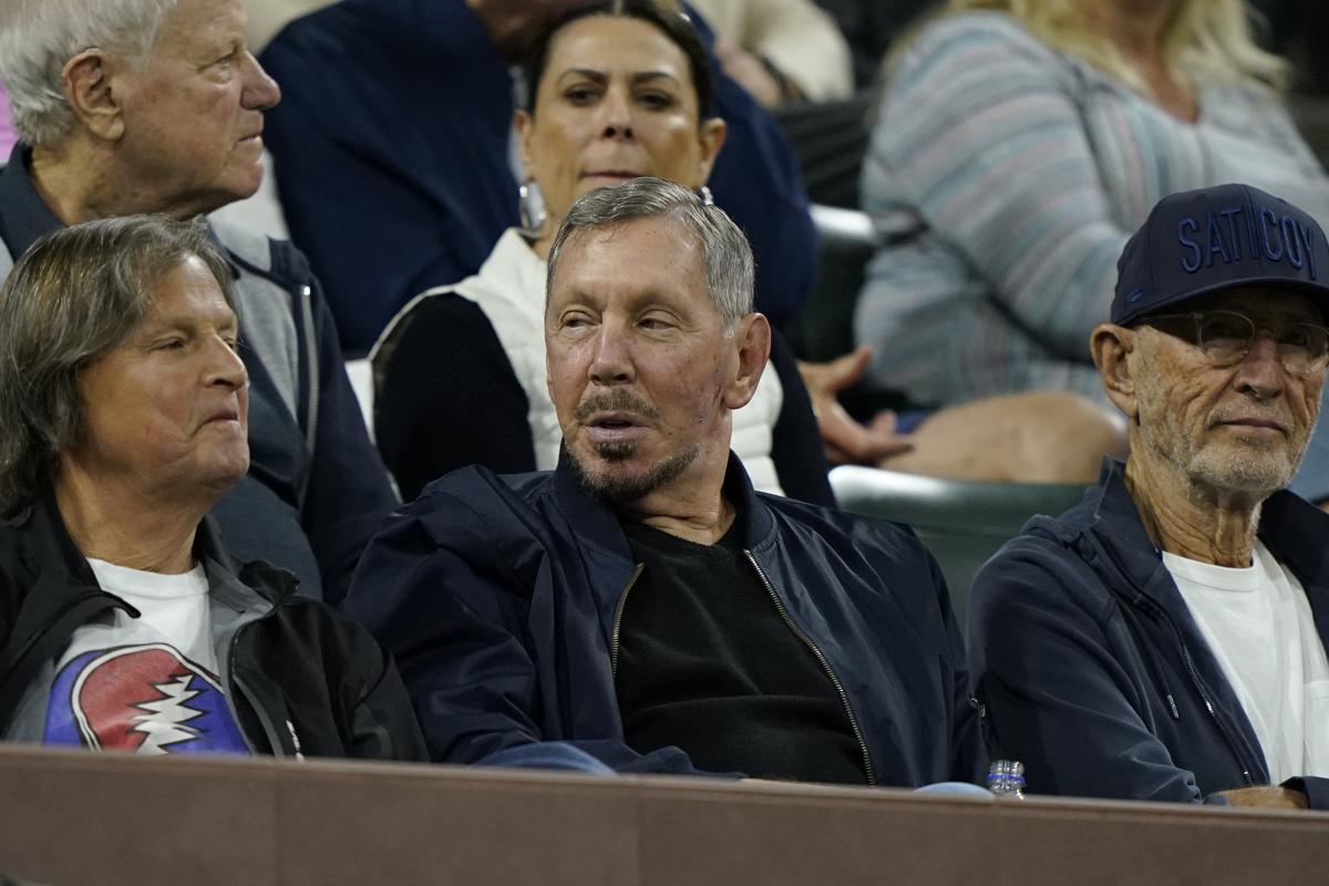 Musk perde lo scettro: chi è Larry Ellison, l’81enne più ricco al mondo che in un giorno ha incassato 100 miliardi con Oracle