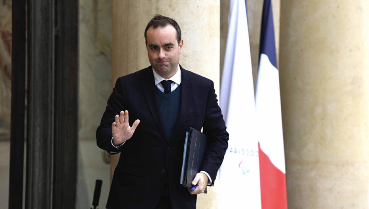 Francia nel caos tra crisi politica e proteste, Lecornu rischia di “non passare”. Macron ora si gioca davvero tutto Francia nel caos tra crisi politica e proteste, Lecornu rischia di “non passare”. Macron ora si gioca davvero tutto