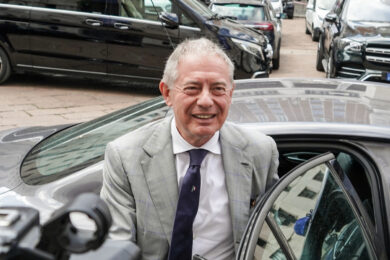 Ex Ilva, sfida a due ma solo con “massime garanzie dello Stato”. Chi resta in corsa per l’acciaieria di Taranto