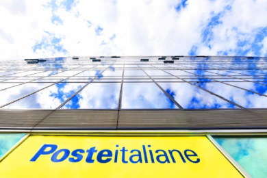 Poste Italiane accelera la svolta green: 300 nuovi mezzi a basse emissioni nei primi 6 mesi del 2025