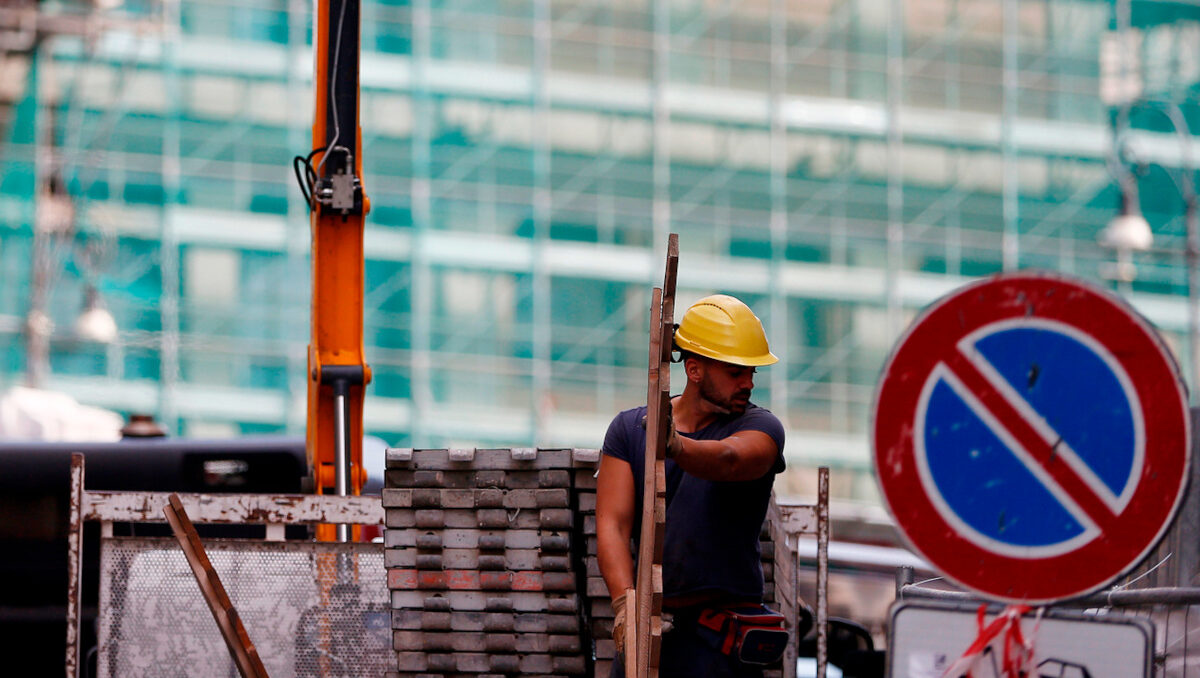 Lavoro, finalmente buone notizie. Occupazione stabile,+291mila in un anno. I numeri Lavoro, finalmente buone notizie. Occupazione stabile,+291mila in un anno. I numeri