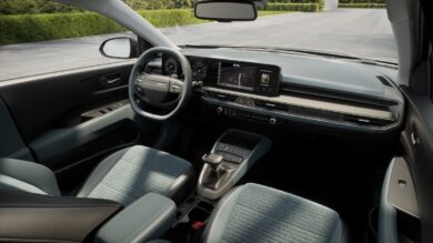 Kia nuova  Stonic: il crossover compatto diventa più smart e sicuro