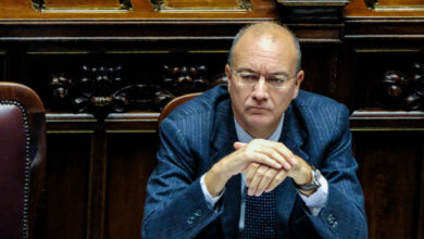 Valditara sull’aggressione a scuola: “Ora vietare i social ai minori non è più rimandabile”