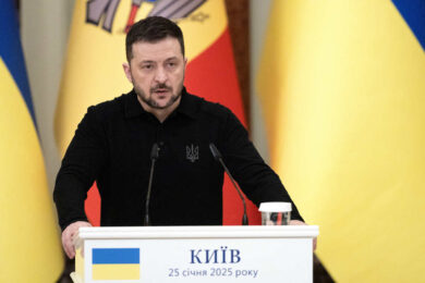 Ucraina, treni deragliati in Russia: Kiev rivendica il sabotaggio. Ue, Kallas: “L’escalation dei droni è sconsiderata”