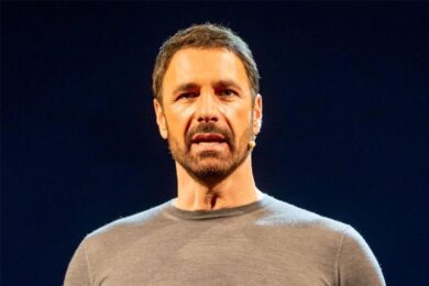 Raoul Bova dopo gli audio mandati a Martina Ceretti e il tradimento a Rocio Morales: “Ho vissuto un incubo, ma vado in giro a testa alta”