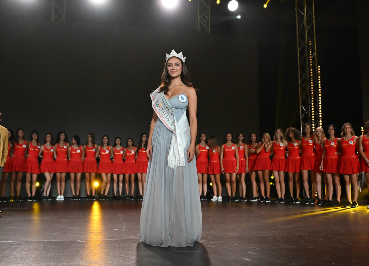 Chi è Katia Buchicchio, la prima Miss Italia che arriva dalla Basilicata: “Studio per diventare dentista” Chi è Katia Buchicchio, la prima Miss Italia che arriva dalla Basilicata: “Studio per diventare dentista”
