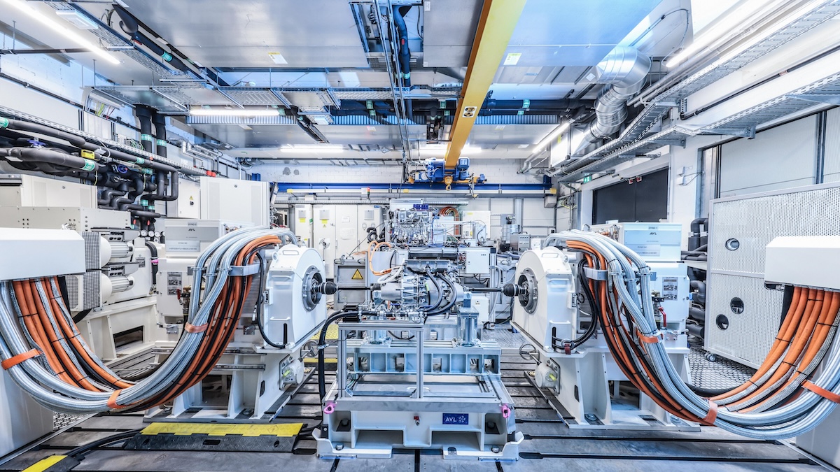 Nuova Porsche Cayenne Electric: test digitali, collaudo reale Nuova Porsche Cayenne Electric: test digitali, collaudo reale