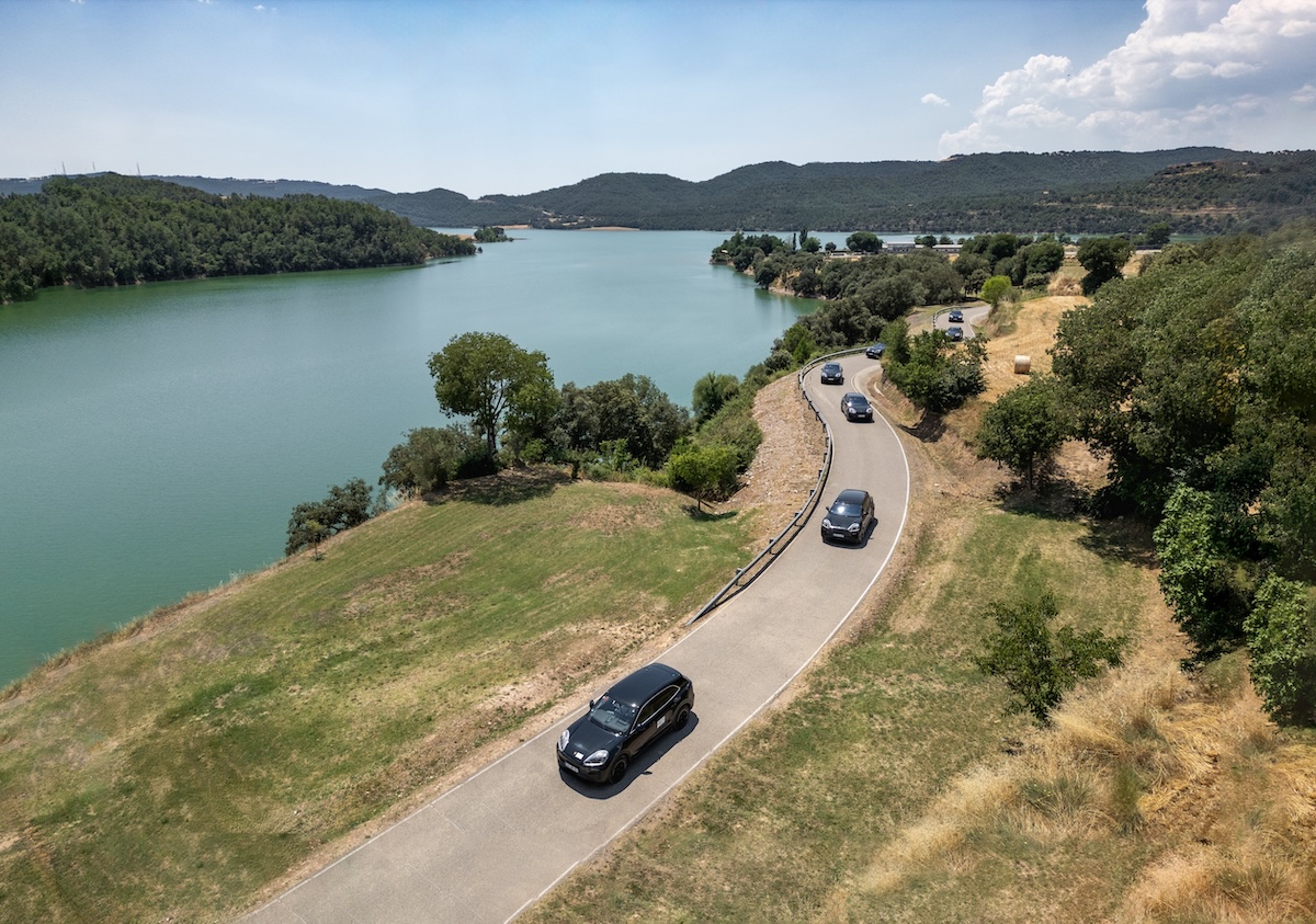 Nuova Porsche Cayenne Electric: test digitali, collaudo reale Nuova Porsche Cayenne Electric: test digitali, collaudo reale