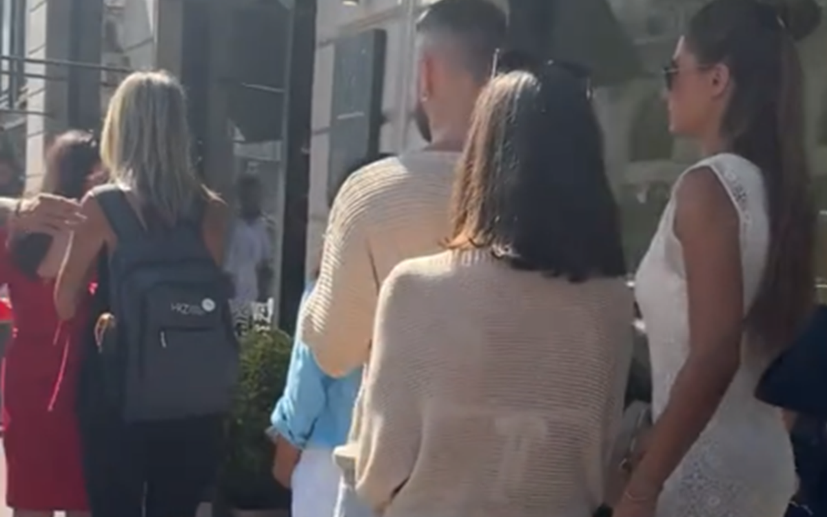 Il diavolo veste Prada 2, molti in coda per il casting ma l’universo di carta patinata si è sfaldato Il diavolo veste Prada 2, molti in coda per il casting ma l’universo di carta patinata si è sfaldato