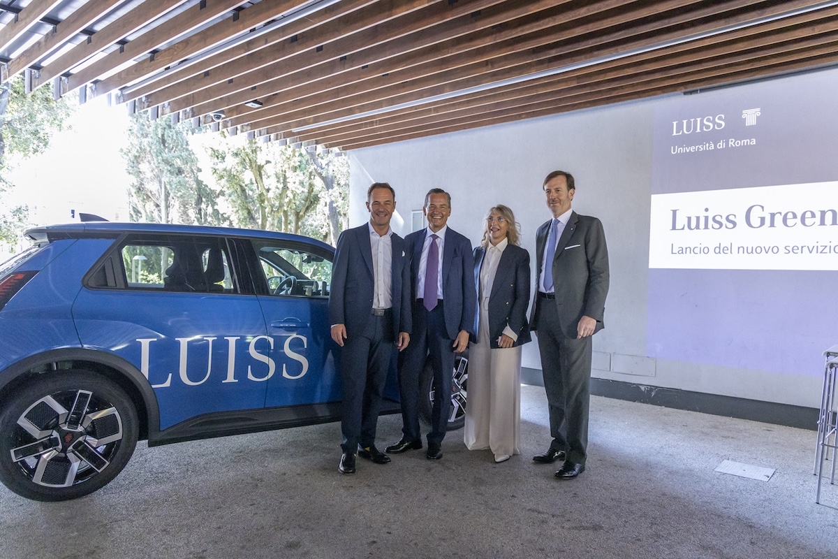 Car sharing elettrico: parte la flotta Renault 5 nei campus Luiss Car sharing elettrico: parte la flotta Renault 5 nei campus Luiss