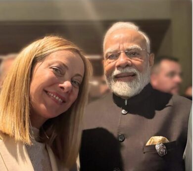 Meloni e quell’amicizia speciale con Modi, la premier posta un selfie con il leader indiano per augurargli buon compleanno