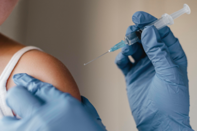 Infezioni respiratorie, cresce la minaccia: in Italia necessario rilanciare le vaccinazioni