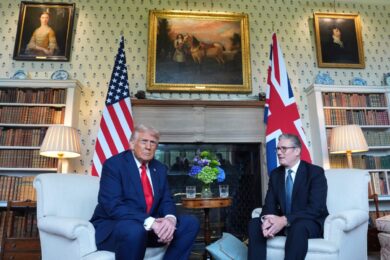 Trump da Starmer attacca Putin: “Mi ha veramente deluso”. Accordo complessivo Usa-Gb da 250 miliardi di euro di investimenti