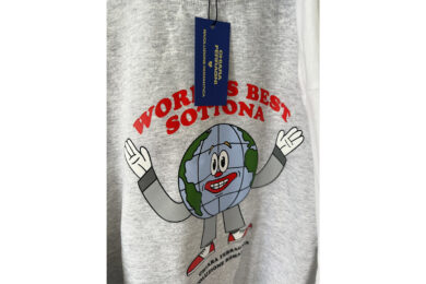 Chiara Ferragni rilancia il suo brand: niente più “occhietto”, addio al rosa e una speciale capsule collection