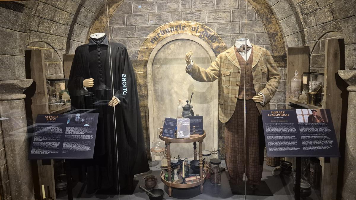 Harry Potter: The Exhibition a Milano – Venti sale piene di magia al The Mall – Le foto – “Abbiamo preparato qualcosa di speciale per ogni fan “ Harry Potter: The Exhibition a Milano – Venti sale piene di magia al The Mall – Le foto – “Abbiamo preparato qualcosa di speciale per ogni fan “