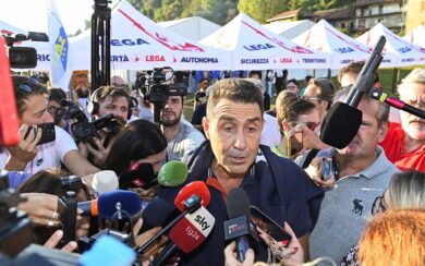 Vannacci a Pontida: “Io vannaccizzo, Fontana… fontanizza. Ma andiamo avanti uniti”. Il reportage