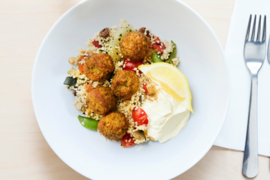IKEA festeggia i 40 anni della sua iconica polpetta con l’arrivo del nuovo falafel