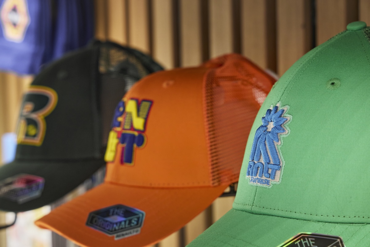 Renault apre “the carwalk” sugli Champs-Élysées: nasce l’hub pop