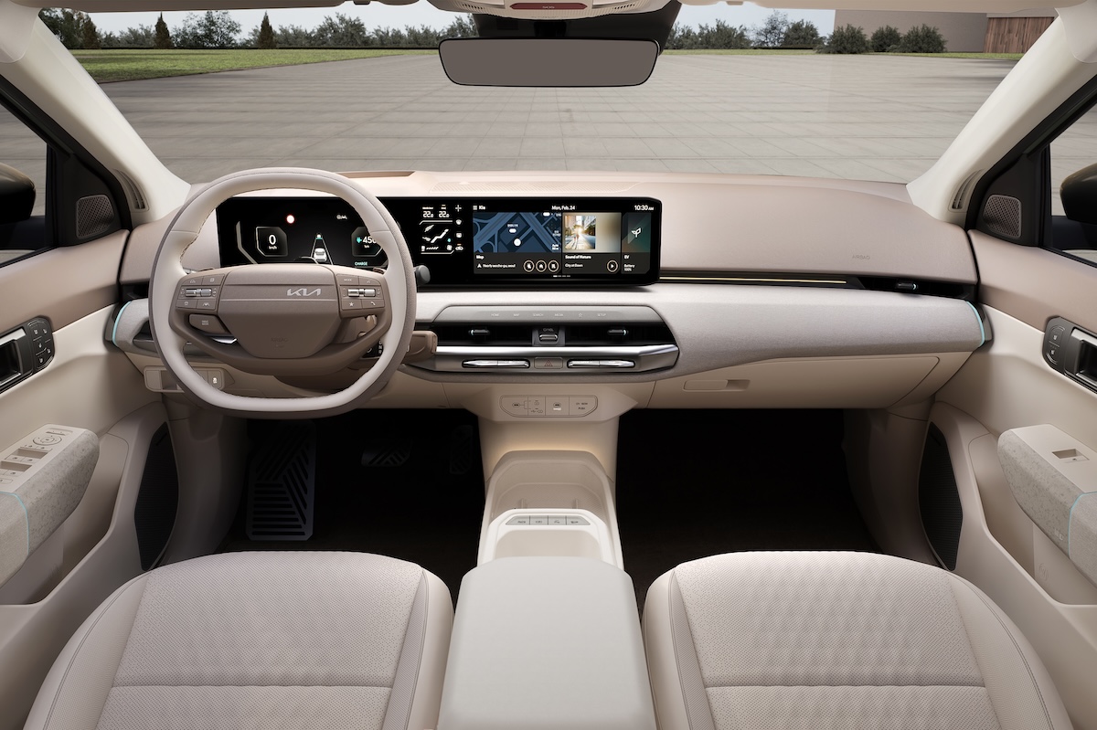 Kia EV4: la berlina elettrica E-GMP, 625 km e ricarica in 31’ Kia EV4: la berlina elettrica E-GMP, 625 km e ricarica in 31’