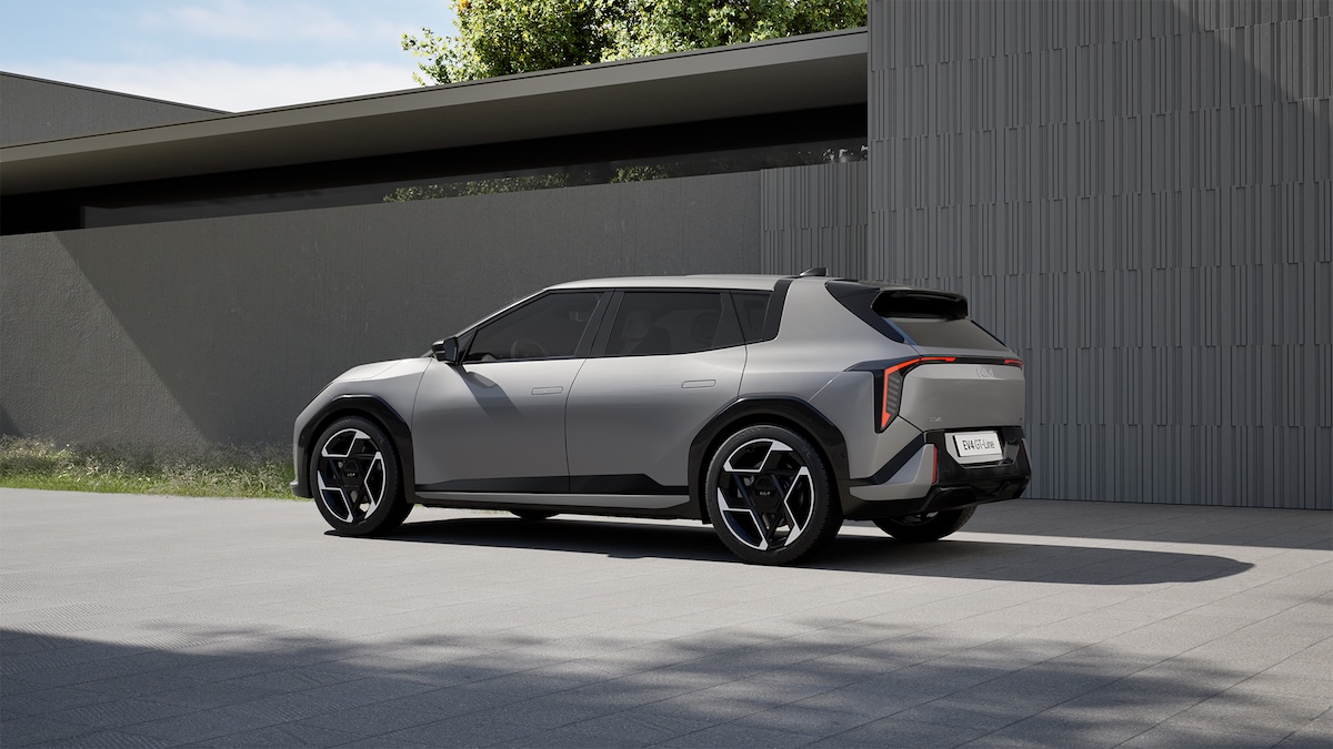 Kia EV4: la berlina elettrica E-GMP, 625 km e ricarica in 31’ Kia EV4: la berlina elettrica E-GMP, 625 km e ricarica in 31’