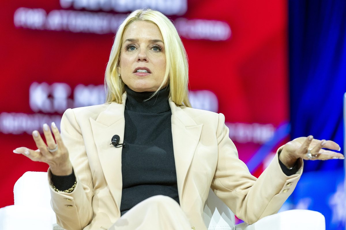 Trump mette nel mirino la ministra della Giustizia Pam Bondi: “Lenta nel punire i nemici” Trump mette nel mirino la ministra della Giustizia Pam Bondi: “Lenta nel punire i nemici”