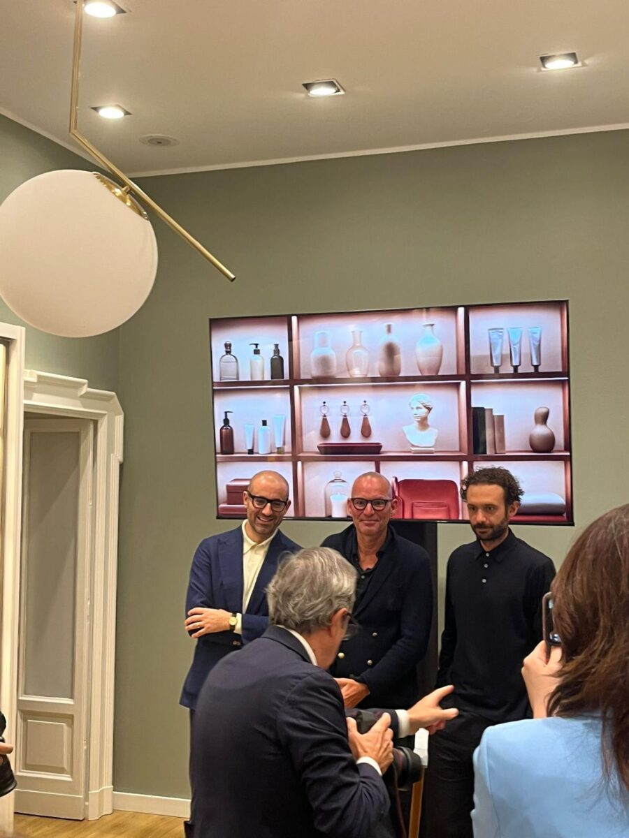 Nasce La Bottega Collective, polo dell’hospitality di lusso. Three Hills: “Italia mercato chiave”. Ruffini (Moncler): “Volevamo esserci, ma nessuna sinergia con Langosteria o The Attico” Nasce La Bottega Collective, polo dell’hospitality di lusso. Three Hills: “Italia mercato chiave”. Ruffini (Moncler): “Volevamo esserci, ma nessuna sinergia con Langosteria o The Attico”