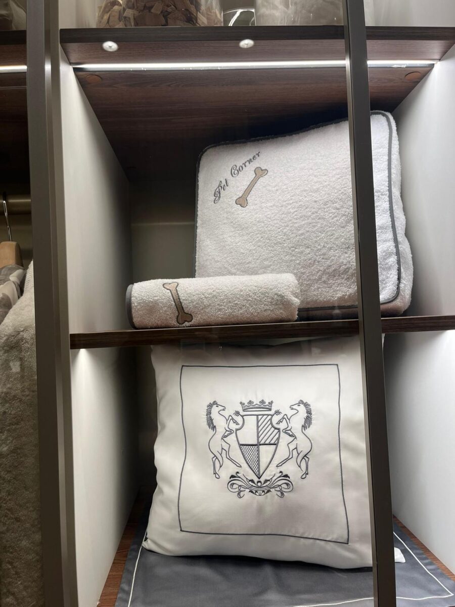 Nasce La Bottega Collective, polo dell’hospitality di lusso. Three Hills: “Italia mercato chiave”. Ruffini (Moncler): “Volevamo esserci, ma nessuna sinergia con Langosteria o The Attico” Nasce La Bottega Collective, polo dell’hospitality di lusso. Three Hills: “Italia mercato chiave”. Ruffini (Moncler): “Volevamo esserci, ma nessuna sinergia con Langosteria o The Attico”