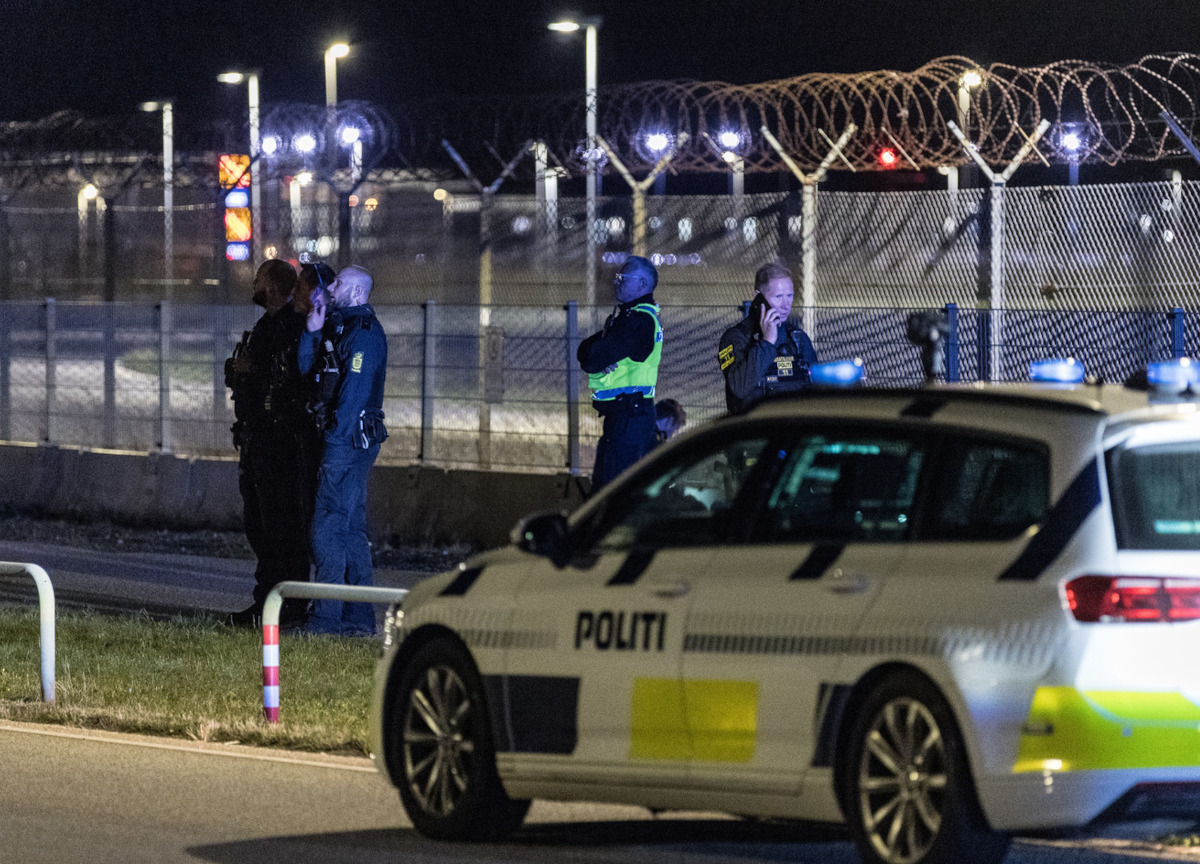 Droni sospetti negli aeroporti di Copenaghen e Oslo, chiuso lo spazio aereo. Poi l’annuncio: “Sono scomparsi nel nulla” Droni sospetti negli aeroporti di Copenaghen e Oslo, chiuso lo spazio aereo. Poi l’annuncio: “Sono scomparsi nel nulla”