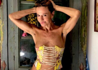 Eva Robin’s: “Diventai famosa un’estate grazie a un polpo. E quello spogliarello a casa di Paolo Villaggio…”