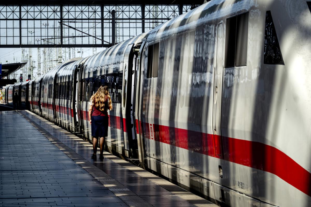 Ferrovie tedesche nel caos: arriva un’italiana a mettere i treni sui binari giusti. Ecco chi è Ferrovie tedesche nel caos: arriva un’italiana a mettere i treni sui binari giusti. Ecco chi è
