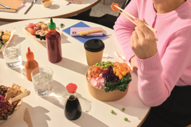Just Eat celebra l’International Poké Day: oltre 370 mila chili ordinati nel 2025