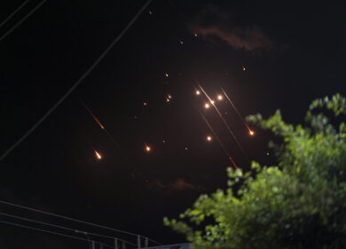 Iran, nuovo confronto con Israele in vista? Teheran ricostruisce i siti missilistici colpiti dagli Usa