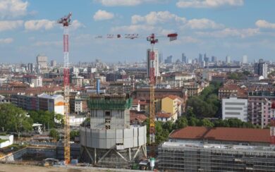 Milano, il dossier-choc delle Famiglie Sospese: “40mila case potenzialmente abusive”