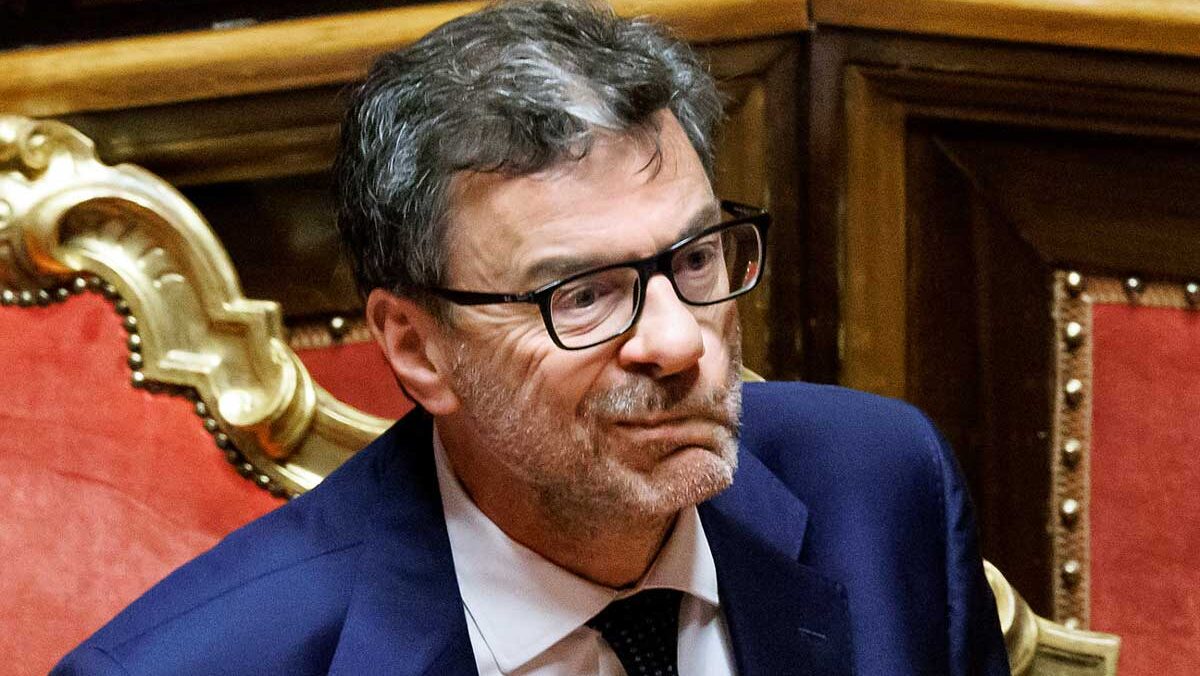 Conti pubblici, deficit/Pil al 3,1%: resta la procedura d’infrazione. Doccia fredda per Giorgetti: “Prendiamo atto con rammarico” Conti pubblici, deficit/Pil al 3,1%: resta la procedura d’infrazione. Doccia fredda per Giorgetti: “Prendiamo atto con rammarico”