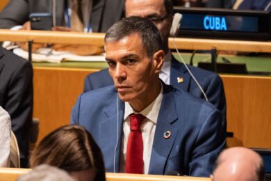 Sanchez, il premier rischia la poltrona? Dai migranti ai conti pubblici: tutti i nodi (ancora) da sciogliere