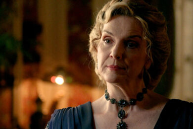 La Promessa anticipazioni 25 settembre 2025: spunta una stanza segreta, Donna Pia sconvolge Santos