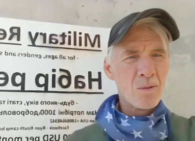 Attentato a Trump al campo da golf, il colpevole si infilza una penna nel collo in aula: tentato suicidio