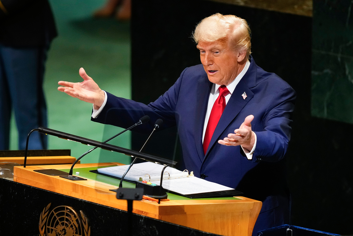 Ucraina, Trump incontra Erdogan:” Putin deve fermarsi”. E il capo del Pentagono riunisce centinaia di generali per un vertice top secret Ucraina, Trump incontra Erdogan:” Putin deve fermarsi”. E il capo del Pentagono riunisce centinaia di generali per un vertice top secret